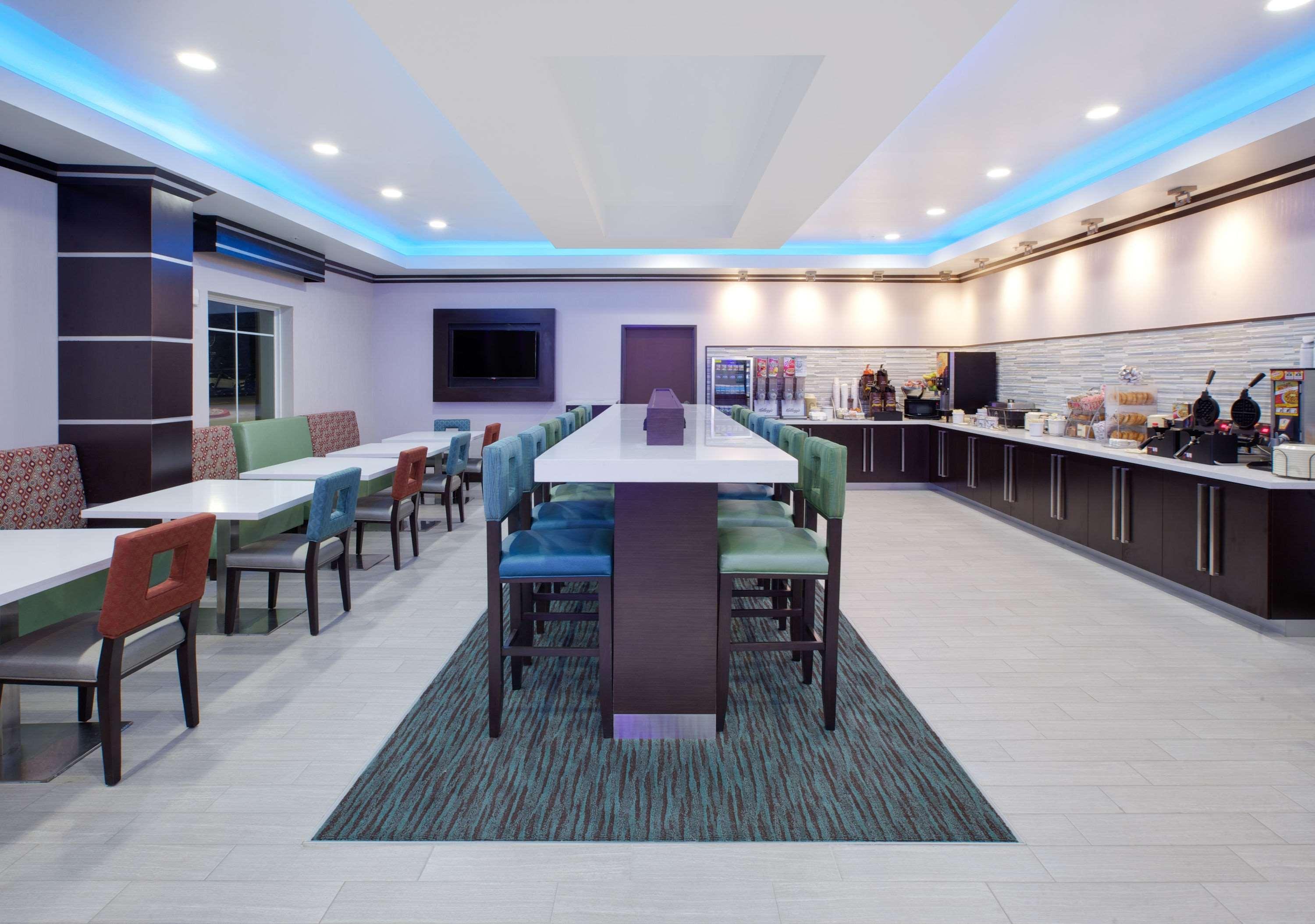 Spark By Hilton Midland South المظهر الخارجي الصورة